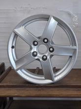 Load image into Gallery viewer, 1x Alufelge 16 Zoll 6.5" 5x112 33ET Glanz Silber 7N5601025 Seat Alhambra FEL7989824690dx