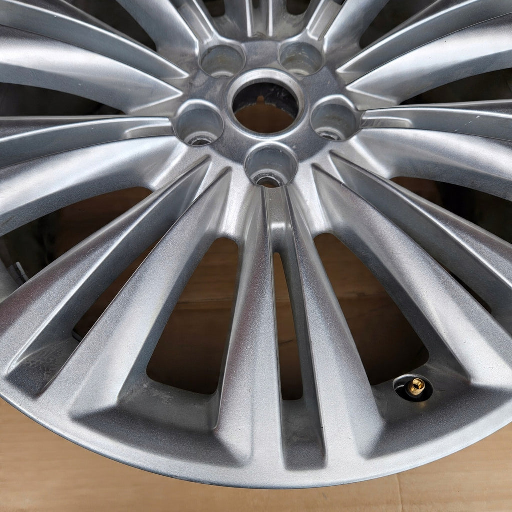 1x Alufelge 19 Zoll 9.5" 5x108 51ET Glanz Silber 8W83- Jaguar Xj Xf Rim Wheel