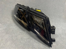 Laden Sie das Bild in den Galerie-Viewer, Frontscheinwerfer Skoda Octavia III 5E1941016 Xenon Rechts Headlight SCH1508374982wv