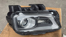 Laden Sie das Bild in den Galerie-Viewer, Frontscheinwerfer Hyundai Kona 92102-J9150 Full LED Rechts Headlight SCH1487091563fi