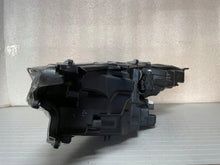 Laden Sie das Bild in den Galerie-Viewer, Frontscheinwerfer Toyota 4 Yaris LED Rechts Scheinwerfer Headlight