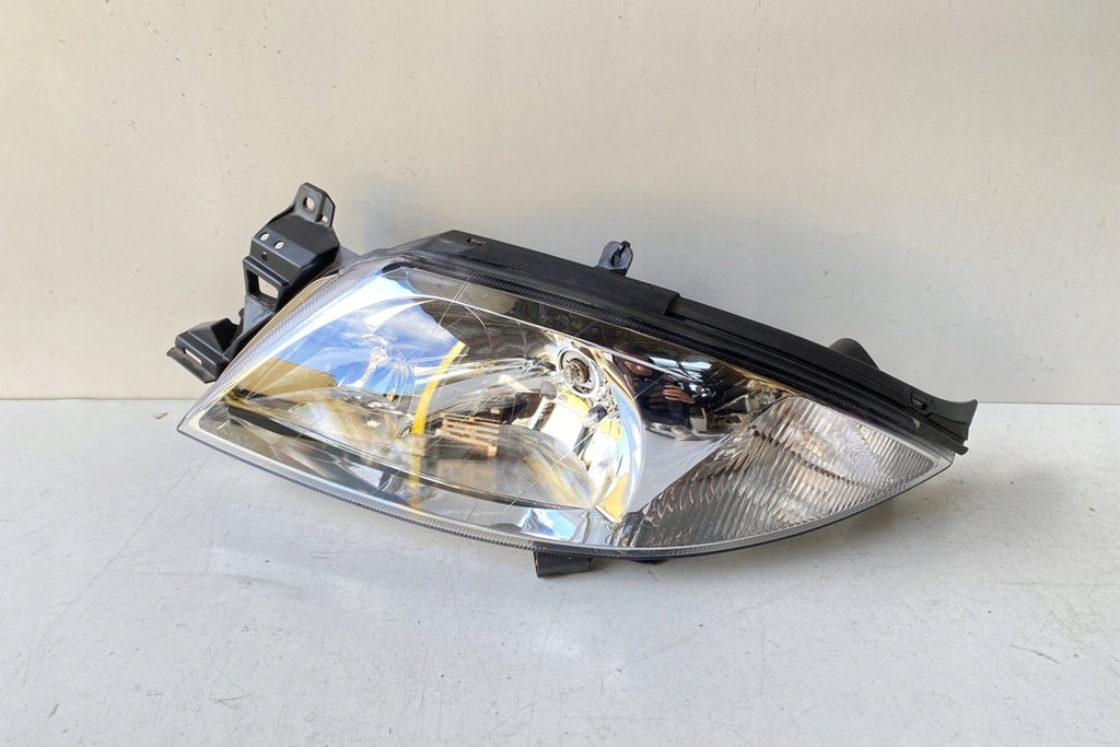 Frontscheinwerfer Ford WR2A13006 Links Scheinwerfer Headlight