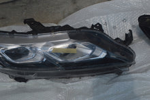 Laden Sie das Bild in den Galerie-Viewer, Frontscheinwerfer Mitsubishi Eclipse Cross Full LED Rechts Headlight