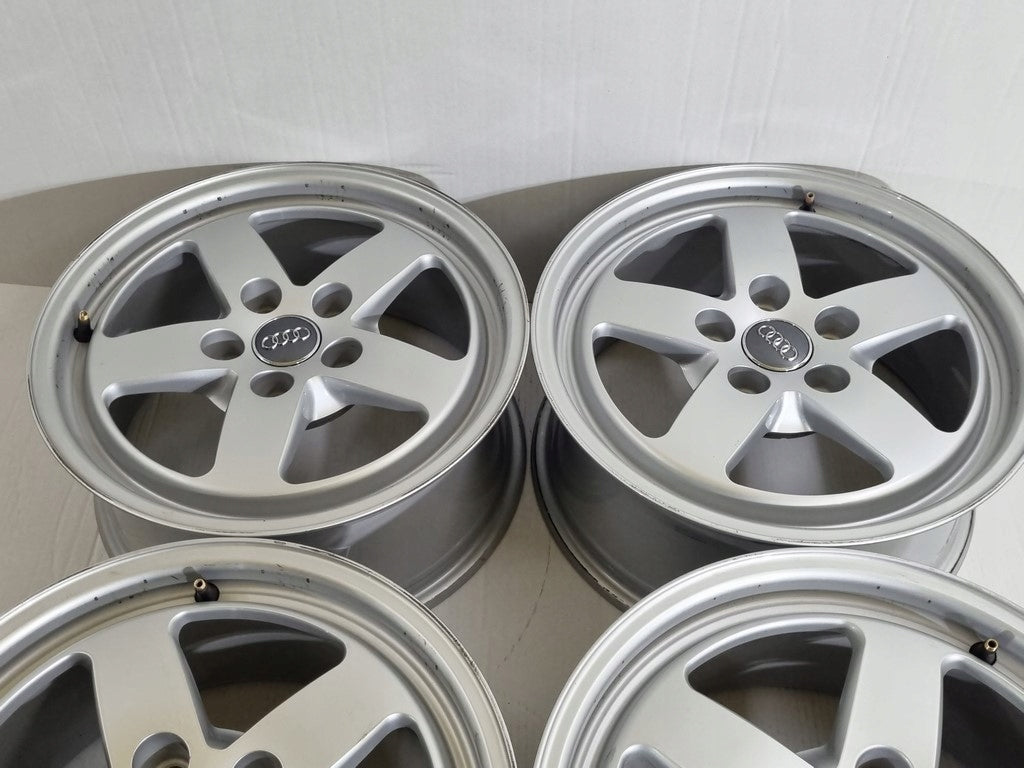 4x Alufelge 16 Zoll 7.0" 5x112 35ET Glanz Silber 8W0601025 Audi Rim Wheel