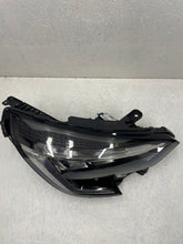 Laden Sie das Bild in den Galerie-Viewer, Frontscheinwerfer Renault Clio I 5 260100902R Rechts Scheinwerfer Headlight SCH4579682996rd