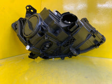 Laden Sie das Bild in den Galerie-Viewer, Frontscheinwerfer Mercedes-Benz W176 A1768200561 Xenon Links Headlight
