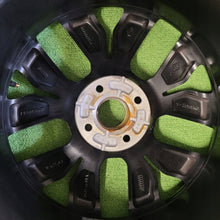 Load image into Gallery viewer, 1x Alufelge 17 Zoll 7.0" 4x100 37ET 403003526R Renault Clio I V Rim Wheel FEL6890405049lp