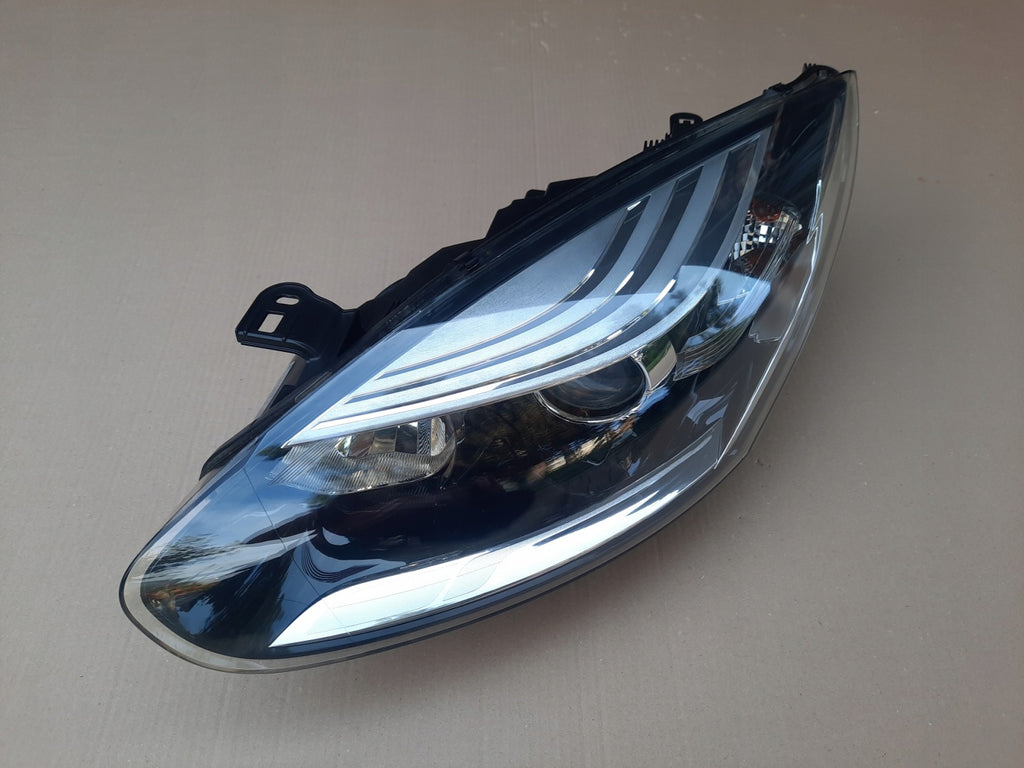 Frontscheinwerfer Renault Megane III 260605817R Links Scheinwerfer Headlight SCH8234403513bt