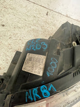 Laden Sie das Bild in den Galerie-Viewer, Frontscheinwerfer Mercedes-Benz W203 A2038205359 Links Scheinwerfer Headlight SCH3703243565zo