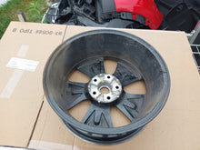 Laden Sie das Bild in den Galerie-Viewer, 1x Alufelge 17 Zoll 6.5" 5x114.3 45ET Glanz Graphit N867013 Mg Rim Wheel FEL1864066216gf