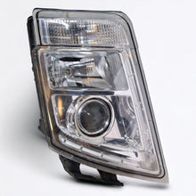 Laden Sie das Bild in den Galerie-Viewer, Frontscheinwerfer Volvo 21323106 Rechts Scheinwerfer Headlight