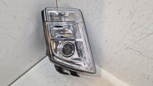 Laden Sie das Bild in den Galerie-Viewer, Frontscheinwerfer Volvo 21323106 Rechts Scheinwerfer Headlight