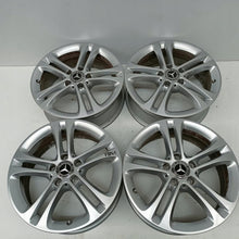 Laden Sie das Bild in den Galerie-Viewer, 4x Alufelge 17 Zoll 6.5" 5x112 44ET Glanz Silber A1774010400 Mercedes-Benz Gla FEL9320453594vy