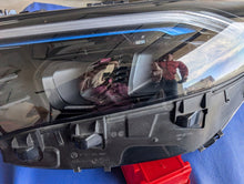 Laden Sie das Bild in den Galerie-Viewer, Frontscheinwerfer Mercedes-Benz Eqa Eqb A2439068900 Links Scheinwerfer Headlight SCH7075241111em