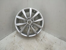 Laden Sie das Bild in den Galerie-Viewer, 1x Alufelge 17 Zoll 6.0" 5x112 48ET Glanz Silber 5G0601025K VW Golf Vii FEL9731149040ip
