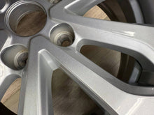 Load image into Gallery viewer, 1x Alufelge 16 Zoll 6.5" 5x114.3 44ET Glanz Silber 403007521R Renault Zoe FEL3584565280hk