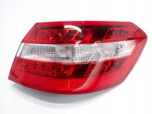 Laden Sie das Bild in den Galerie-Viewer, Rückleuchte Mercedes-Benz W212 S212 A2129066701 Rechts Rearlight