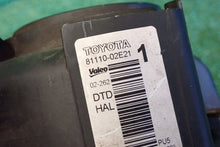 Load image into Gallery viewer, Frontscheinwerfer Toyota Auris 81110-02E21 Rechts Scheinwerfer Headlight