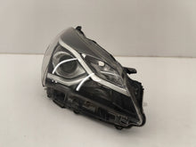 Laden Sie das Bild in den Galerie-Viewer, Frontscheinwerfer Toyota Yaris 17-PRO-2 Rechts Scheinwerfer Headlight SCH6968385292ai