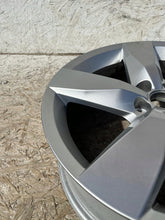 Load image into Gallery viewer, 1x Alufelge 17 Zoll 6.5&quot; 5x100 39ET Glanz Silber 2GM601025 VW T-Cross Rim Wheel