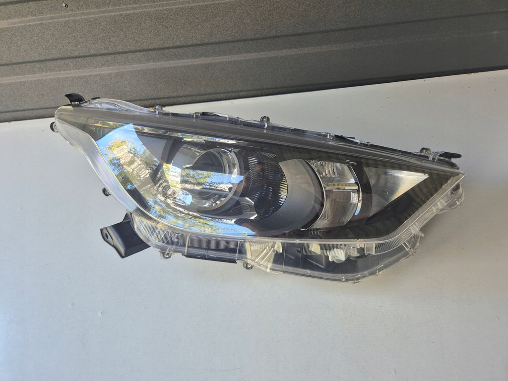 Frontscheinwerfer Toyota 4 Yaris Rechts Scheinwerfer Headlight
