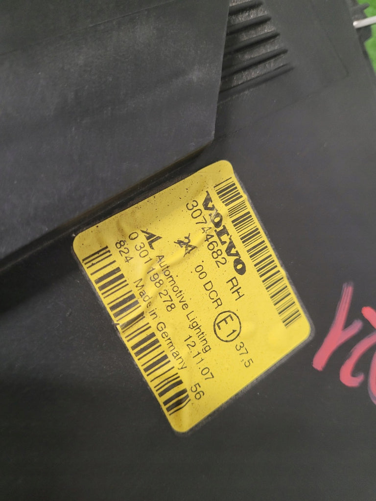 Frontscheinwerfer Volvo S40 V50 30744682 Xenon Rechts Scheinwerfer Headlight SCH8996626880mn