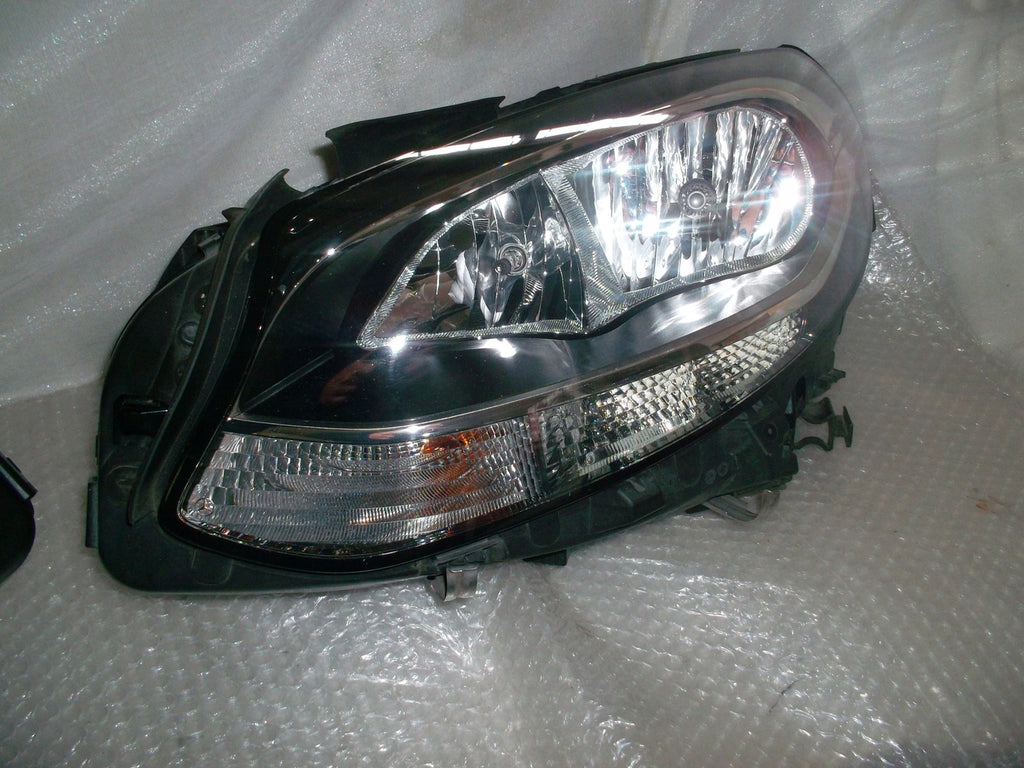 Frontscheinwerfer Mercedes-Benz W246 A2468205361 A2468205461 Rechts oder Links SCH8939690408ib