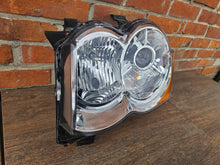 Laden Sie das Bild in den Galerie-Viewer, Frontscheinwerfer Jeep Grand Cherokee Wk 55079003AE Xenon Links Headlight SCH7561823098do