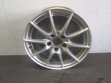 Laden Sie das Bild in den Galerie-Viewer, 1x Alufelge 16 Zoll 7.0&quot; 5x112 A2044015702 Mercedes-Benz W204 Rim Wheel