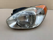 Load image into Gallery viewer, Frontscheinwerfer Hyundai Accent III 92101-1E0XX Links Scheinwerfer Headlight