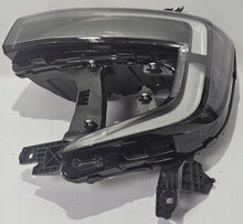 Laden Sie das Bild in den Galerie-Viewer, Frontscheinwerfer Nissan Interstar Master III 260609073R Links Headlight SCH4452047021oh