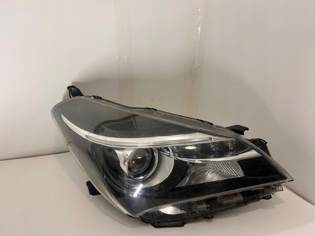 Frontscheinwerfer Toyota Yaris 811300DA50 Rechts Scheinwerfer Headlight SCH6664587121mt