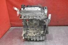 Laden Sie das Bild in den Galerie-Viewer, Motor Skoda Octavia III CLHB 1.6 TDI 105PS 66kW 2014 Diesel Engine Unkomplett MOT6418178484ml