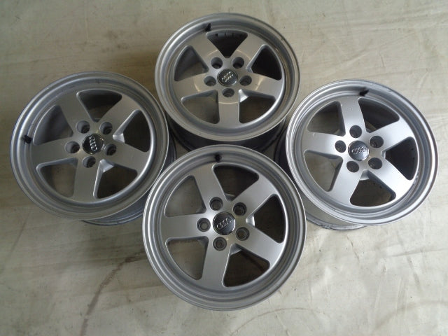 4x Alufelge 16 Zoll 7.0" 5x112 35ET Glanz Silber 8W0601025 Audi A4 B9 Rim Wheel