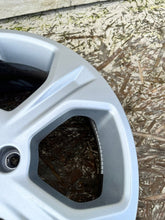 Laden Sie das Bild in den Galerie-Viewer, 1x Alufelge 17 Zoll 7.0" 5x108 50ET Glanz Silber LJ6C-1007-B2A Ford Kuga FEL9751164076bn