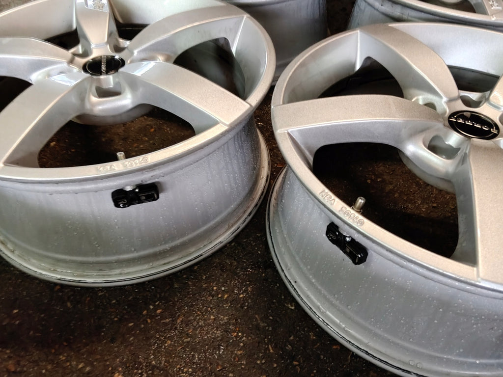 4x Alufelge 17 Zoll 7.0" 5x114.3 40ET Glanz Silber KBA50940 Hyundai I Rim Wheel FEL2620681819sp