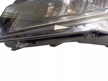 Laden Sie das Bild in den Galerie-Viewer, Frontscheinwerfer Skoda Superb III 3V1941015C 85122000 LED Links Headlight SCH2355121793ky