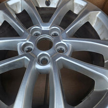 Load image into Gallery viewer, 1x Alufelge 17 Zoll 7.0" 5x108 50ET Glanz Silber LJ6C-1007-A2A Ford Kuga Iii FEL5371112534ig