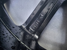 Laden Sie das Bild in den Galerie-Viewer, 1x Alufelge 18 Zoll 7.0&quot; 5x114.3 45ET Glanz Schwarz BDEL-V3-810 Mazda Cx-30 Dm