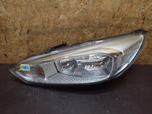 Laden Sie das Bild in den Galerie-Viewer, Frontscheinwerfer Ford Focus F1EB-13W030-AD Links Scheinwerfer Headlight