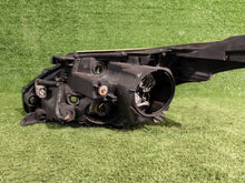 Laden Sie das Bild in den Galerie-Viewer, Frontscheinwerfer Toyota Avensis H279HR Rechts Scheinwerfer Headlight SCH1101627817hv