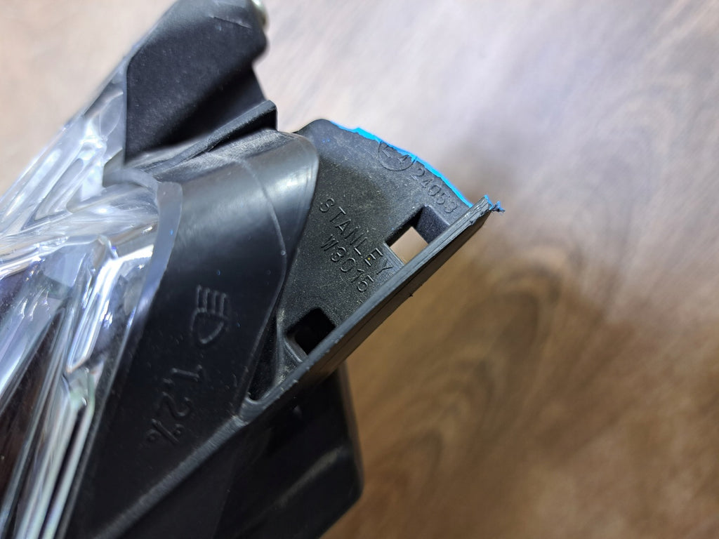 Frontscheinwerfer Mitsubishi Space Star W3015 Xenon Rechts Headlight