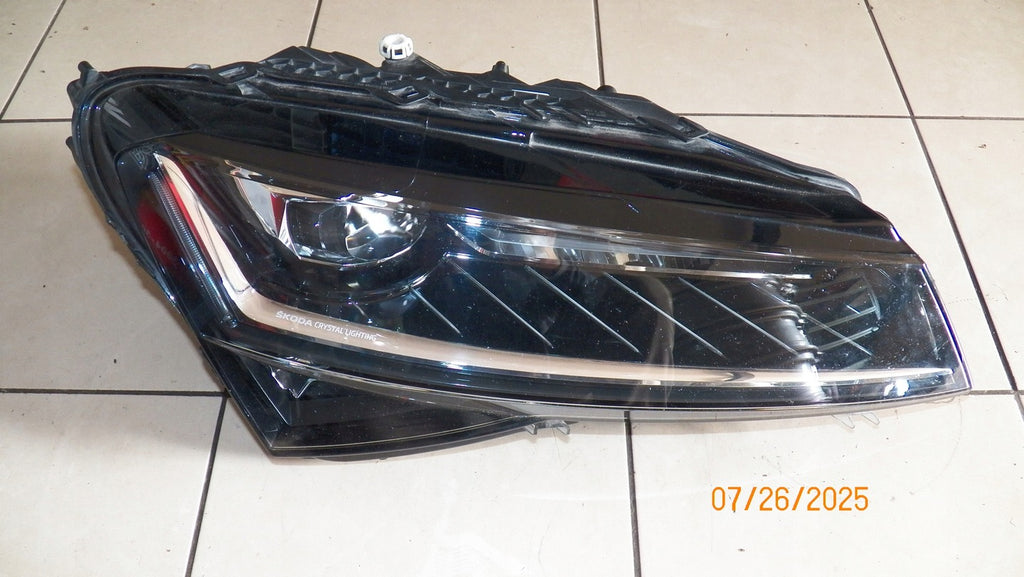 Frontscheinwerfer Skoda Superb III 3V1941016D Full LED Rechts Headlight