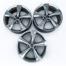 Load image into Gallery viewer, 1x Alufelge 19 Zoll 7.0&quot; 5x112 34ET Glanz Silber 80A601025 Audi Q5 Rim Wheel