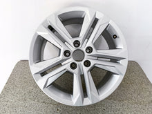 Laden Sie das Bild in den Galerie-Viewer, 1x Alufelge 17 Zoll 7.0&quot; 5x112 45ET Glanz Silber 81A601025AJ Audi Q2 Rim Wheel