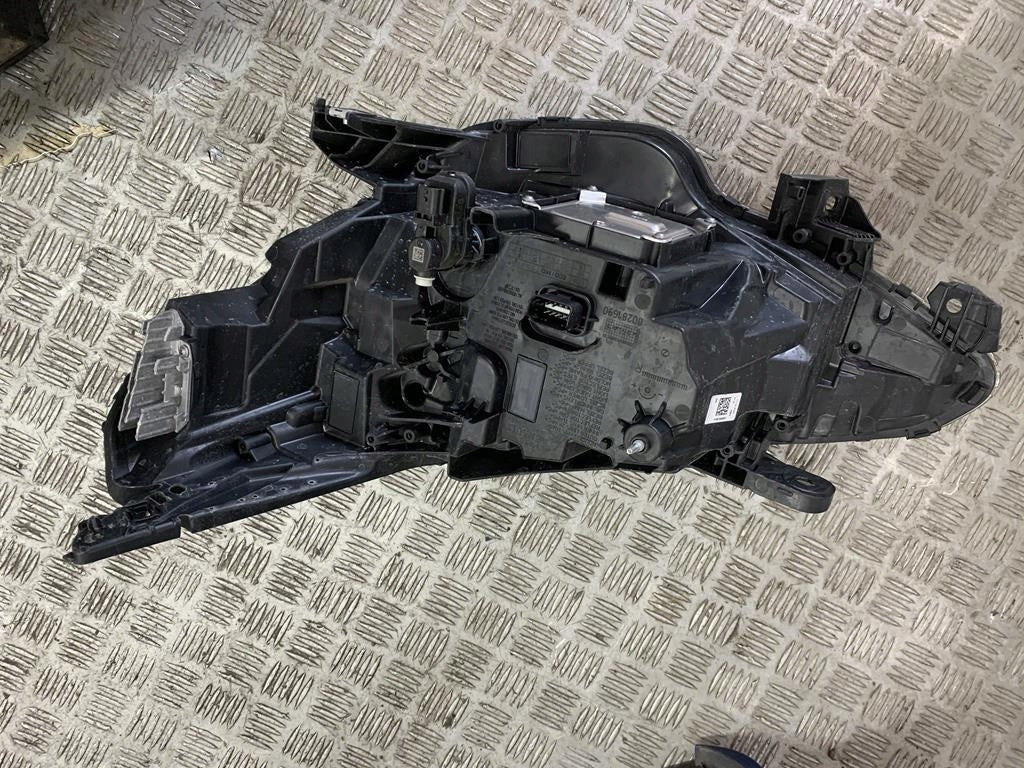 Frontscheinwerfer 260109379R Rechts Scheinwerfer Headlight SCH9426714172uf