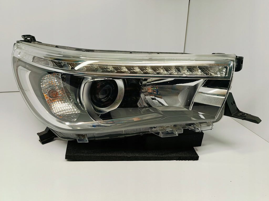 Frontscheinwerfer Toyota Hilux VIII 0K-56 2015-N1 LED Rechts Headlight SCH2909030286ns