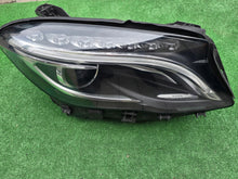 Laden Sie das Bild in den Galerie-Viewer, Frontscheinwerfer Mercedes-Benz Gla A1569061800 Bi-Xenon Rechts Headlight SCH3797606593bi