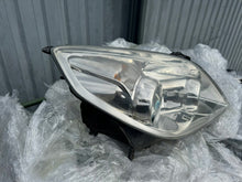Laden Sie das Bild in den Galerie-Viewer, Frontscheinwerfer Opel Vectra C 13170934 13170933 Xenon Ein Satz Headlight SCH1672979849aw