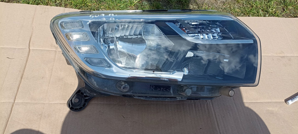 Frontscheinwerfer Dacia Logan Sandero II OE260103529R Rechts Headlight SCH6062810164nu